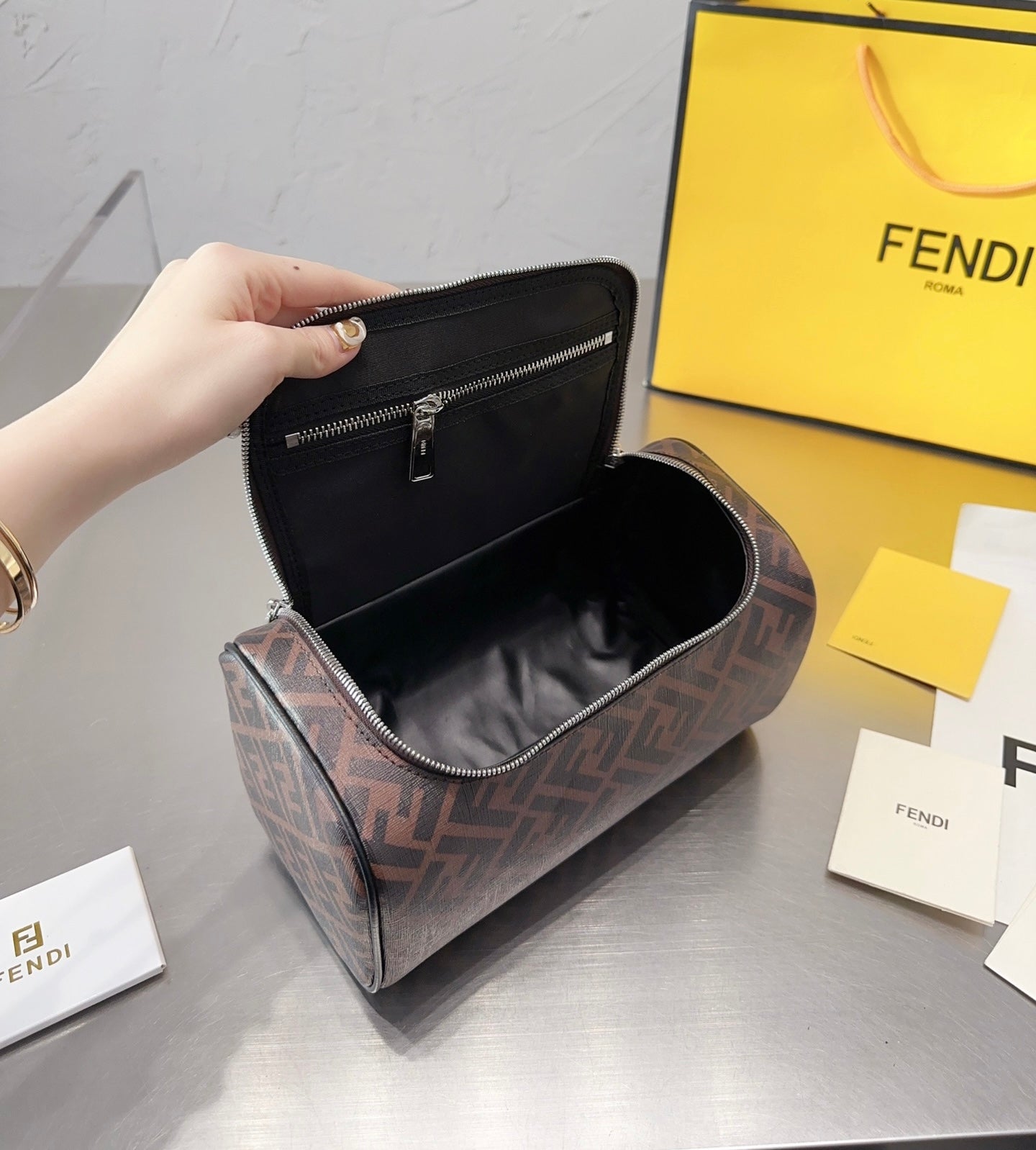 Neceser Fendi