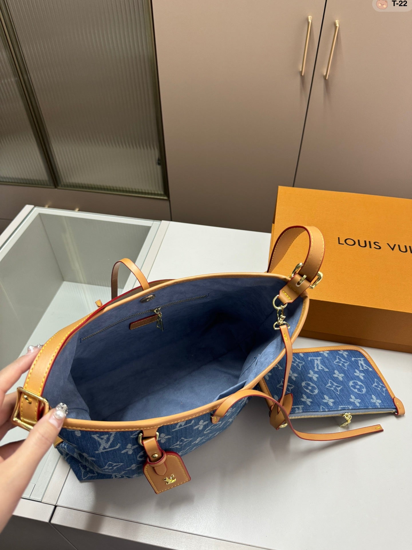 Louis Vuitton Shopper Bag