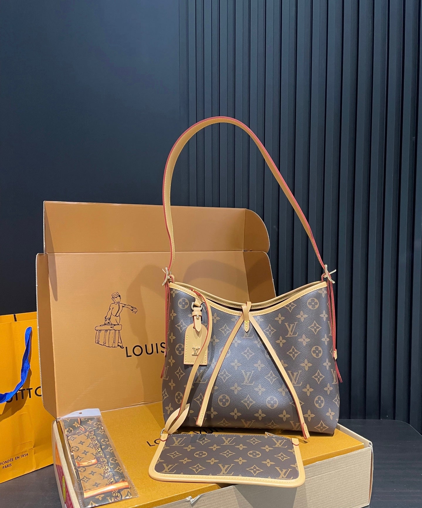 Louis Vuitton Shopper Bag