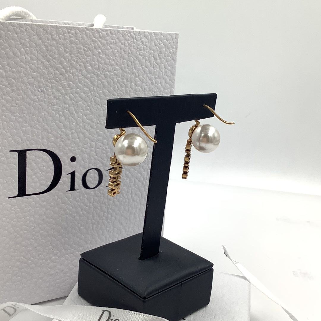 Dior pearl earrings