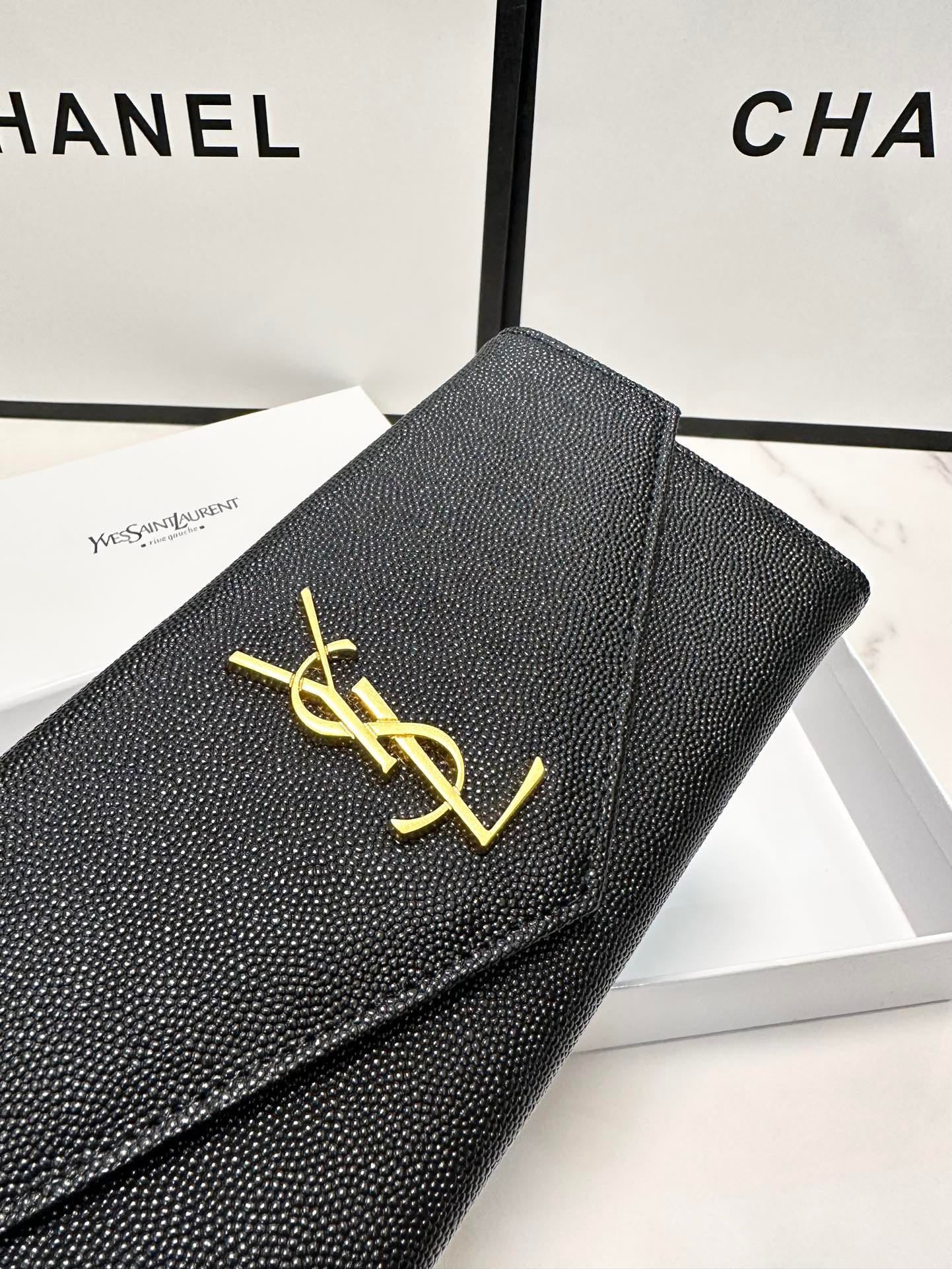 Monedero Yves Saint Laurent