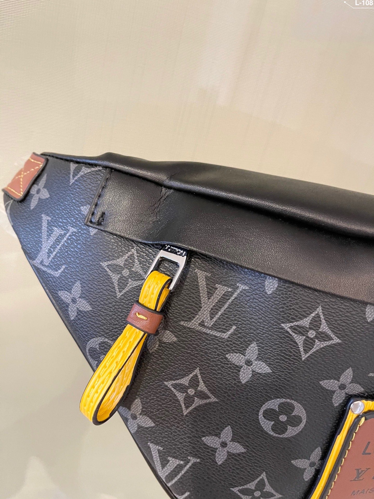 Louis Vuitton Men's Waist Bag